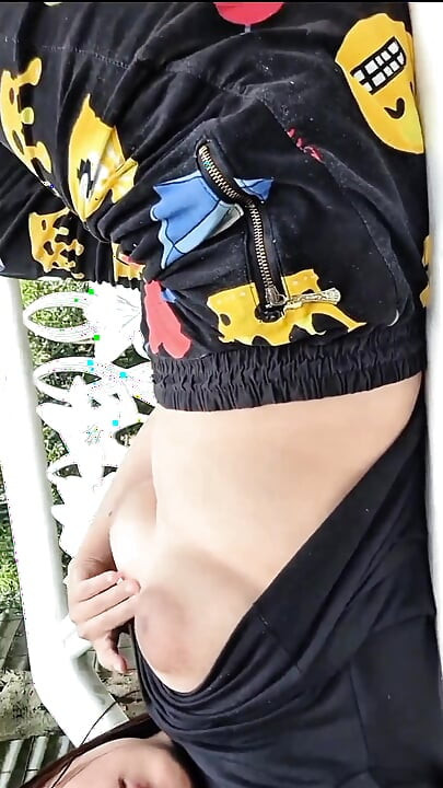 Porn Actress Yulieth Gomez Shows Her Delicious Pussy