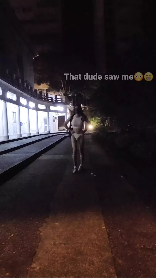 Big fake tits cd exhibitionist flashing in school
