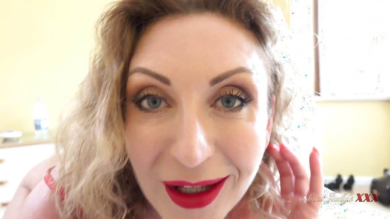 AuntJudysXXX - Your Hot MILF Stepmom Julia North Cleans Your Room and Sucks Your Cock