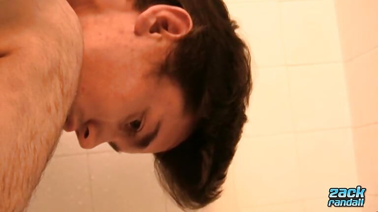 ZackRandall Lucas Daniels Takes Huge Dildo Inside His Tight Bumhole