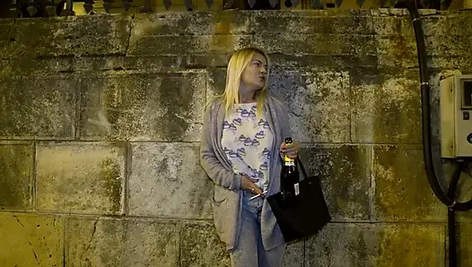 Pisseuse Jasmine Rouge - Filthy German Piss Queen Unleashes Massive Golden Streams