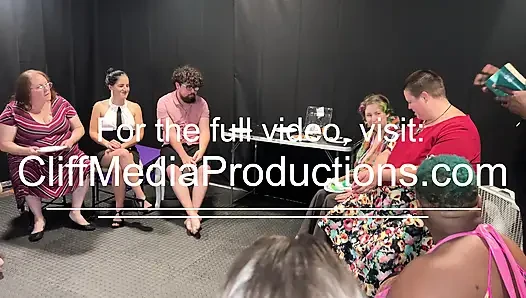 Seks bağımlıları destek grubu grup seks partisine dönüşüyor - cliff media productions