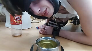 Femboy drinks Pisse