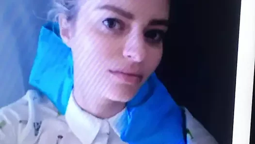 Elyse Willems boşalma anısına 11