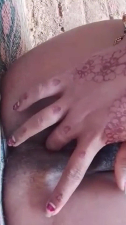 Desi girlfriend ko bola nahate huye video banao bola  outdoor | Clip 1