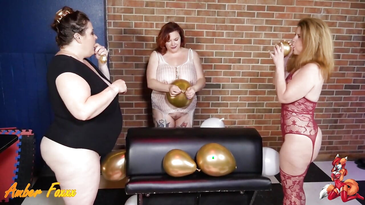 Tres chicas y sus globos