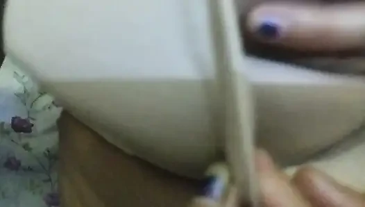 Chut may ungli dal kar fingering Kar Kay chut ka pani nikala
