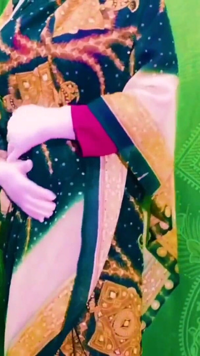 Desi Pakistani married woman wearing saree | Clip 1