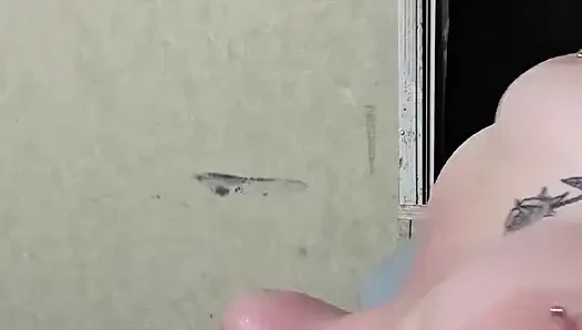 İri güzel kadın ve büyük zenci yarağı aşırı sikiliyor ve boğazlanıyor