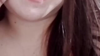 视频通话性爱菲律宾女孩与男朋友