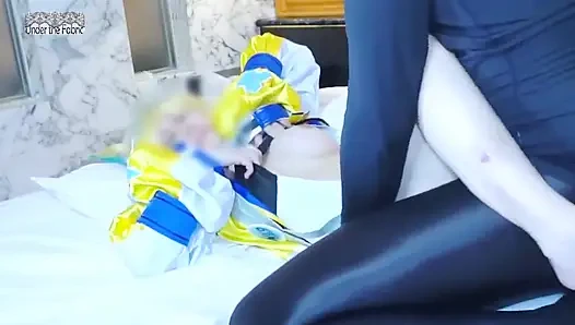 Gewinnend anzug allure als der verehrter Cosplayer verbindet privat und schmilzt zu sanfter steigender intimer Hitze