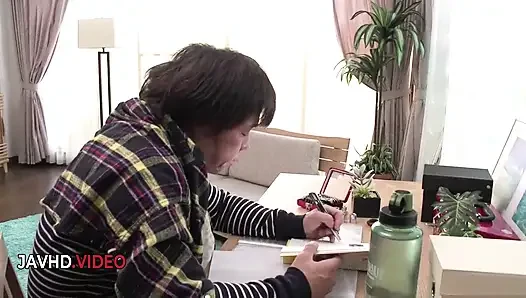 Reika Kashiwakura жестко сосет перед бурным хардкорным экшеном с кримпаем