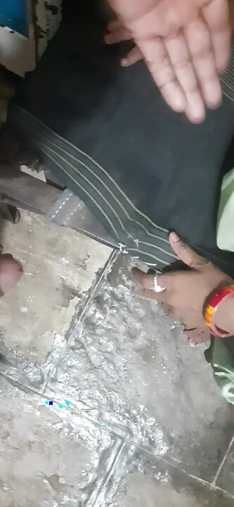 Meia-irmã chegou em casa hoje muito bem fodida na bunda e na buceta da meia-irmã