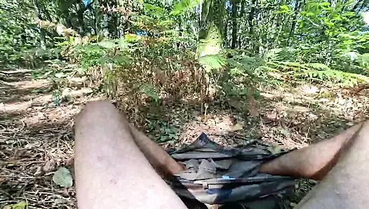 Ormanın ortasında bir saatlik mastürbasyon, remi06cam4