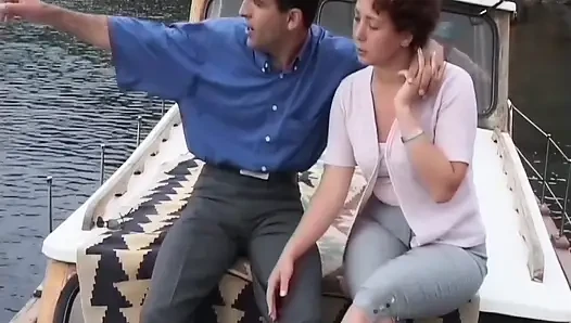 Ahmet ve Selma Türk teknesinde açık havada sikişiyor