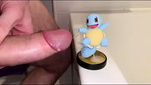 Hotglue: Squirtle amiibo