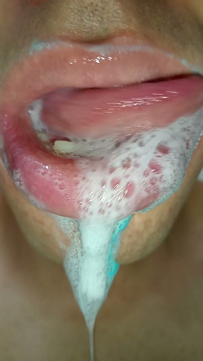 Colorful tongue, hard saliva, six pack, in the gym I almost got caught, hot fitness, long tongue | Clip 2