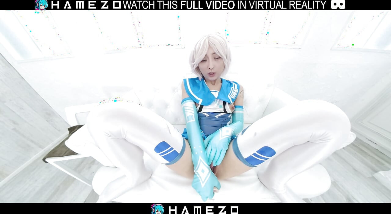 Stunning Japanese babe Sora Suda is moaning while cumming,in VR.
