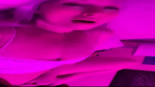 Wessen muschi ist das? Es ist meins, aber ich kann es mit dir teilen, wenn du willst?