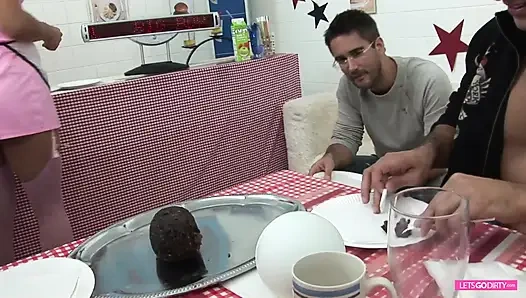 DP pesta seks dengan pelacur dari restoran Skotlandia