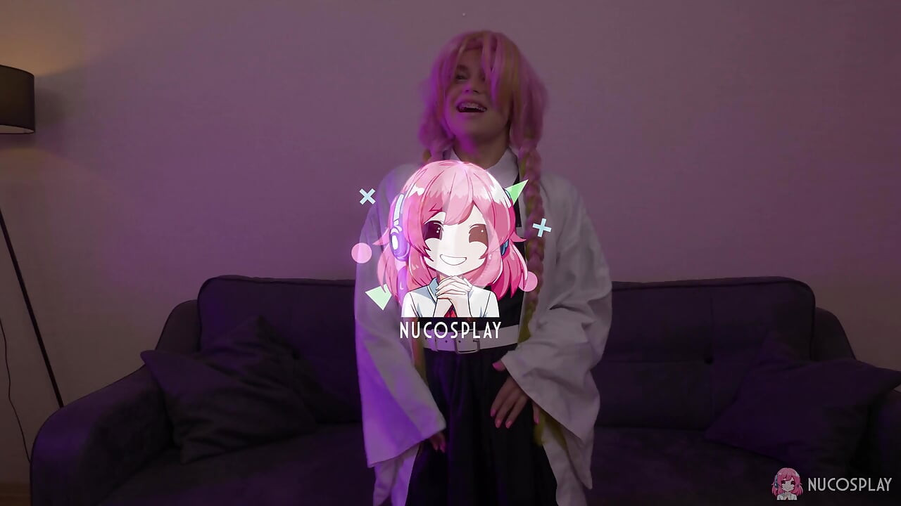 Η Bella Grey κάνει Cosplays με τον Mitsuri Kanroji ενώ γοητεύεται από τεράστιο πούτσο
