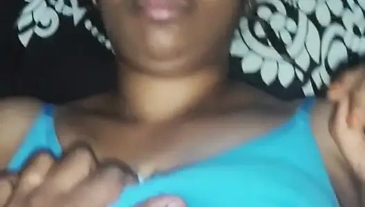 Hintli kız ıslak oral seks anal seks boşalması