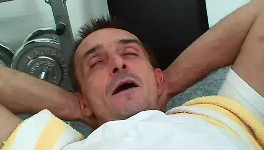 Junge Gym Mösen