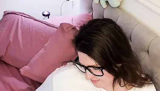 HOT NERDY PAWG COLLEGE GIRL INVITES YOU CUM TOGETHER