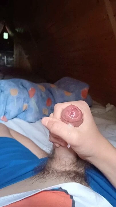 18yo boy masturbates
