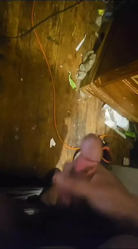 Solo play cumming hard