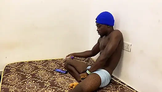 Azgın gettolu adam üvey kız kardeşini sert sikiyor