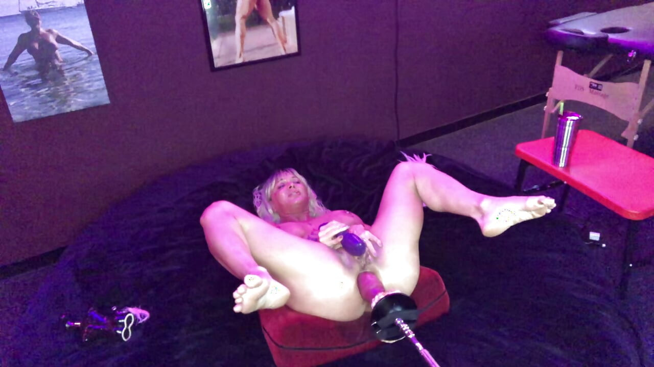 Hot Blonde Destroys herslf with her Wand before taking her Large Bad Dragon Dallas the Longhorn in both Holes