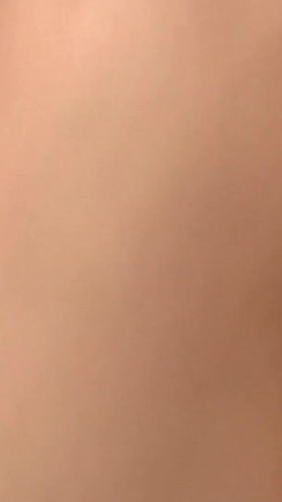 Moment époustouflant de « Elle a eu un orgasme car il allait rapidement entre et sort avec sa bite bien dure »