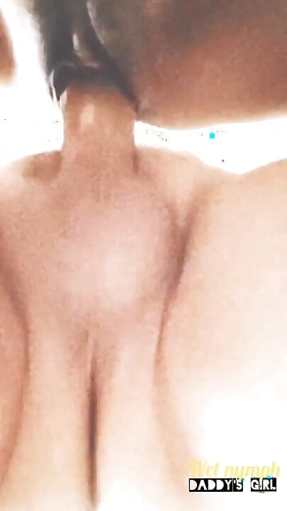 继父的肥鸡巴操紧致阴户继女达到高潮