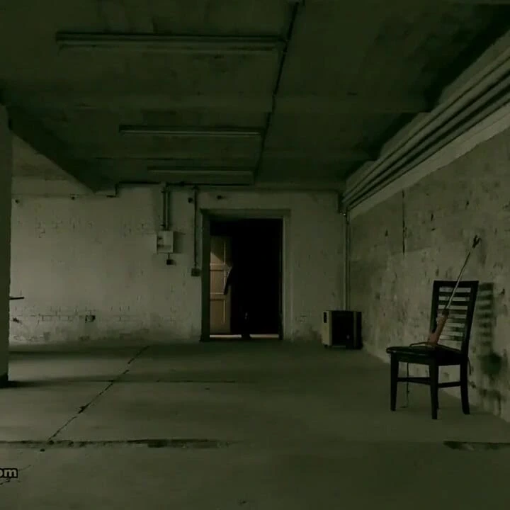 女主人April - 牢房45, 院子练习