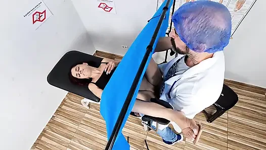 Fake gynecologist couldn't resist and lost his reason seeing open pussy!