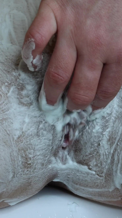 Shaving a landing strip! Intimate pussy trimming! Hairy pussy close-up! | Clip 2
