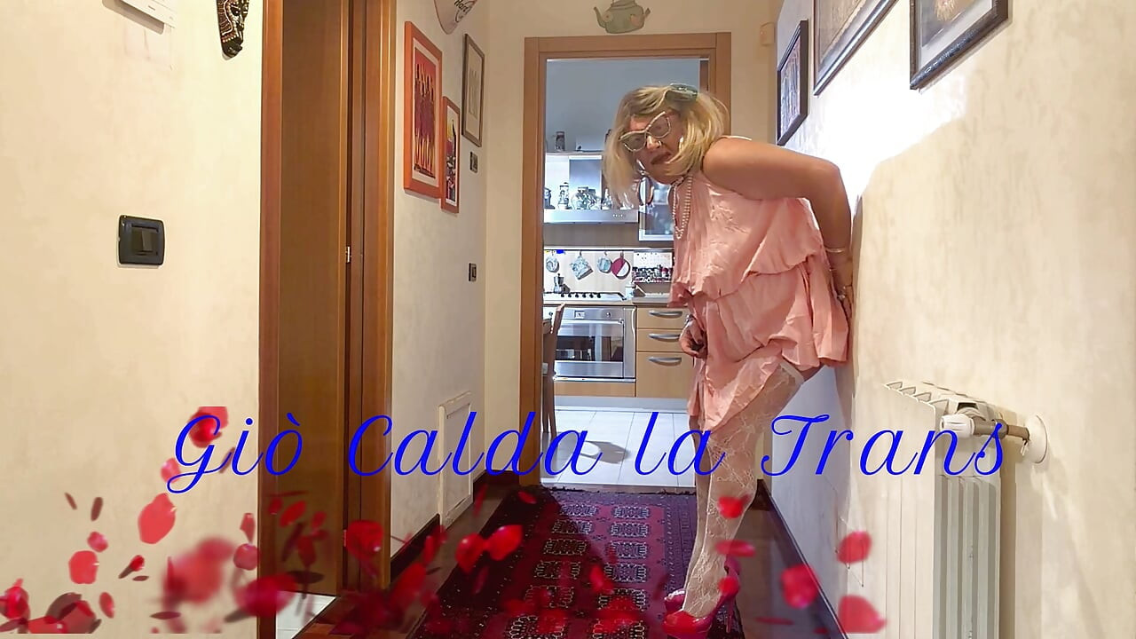 Gio Calda the shemale in pink