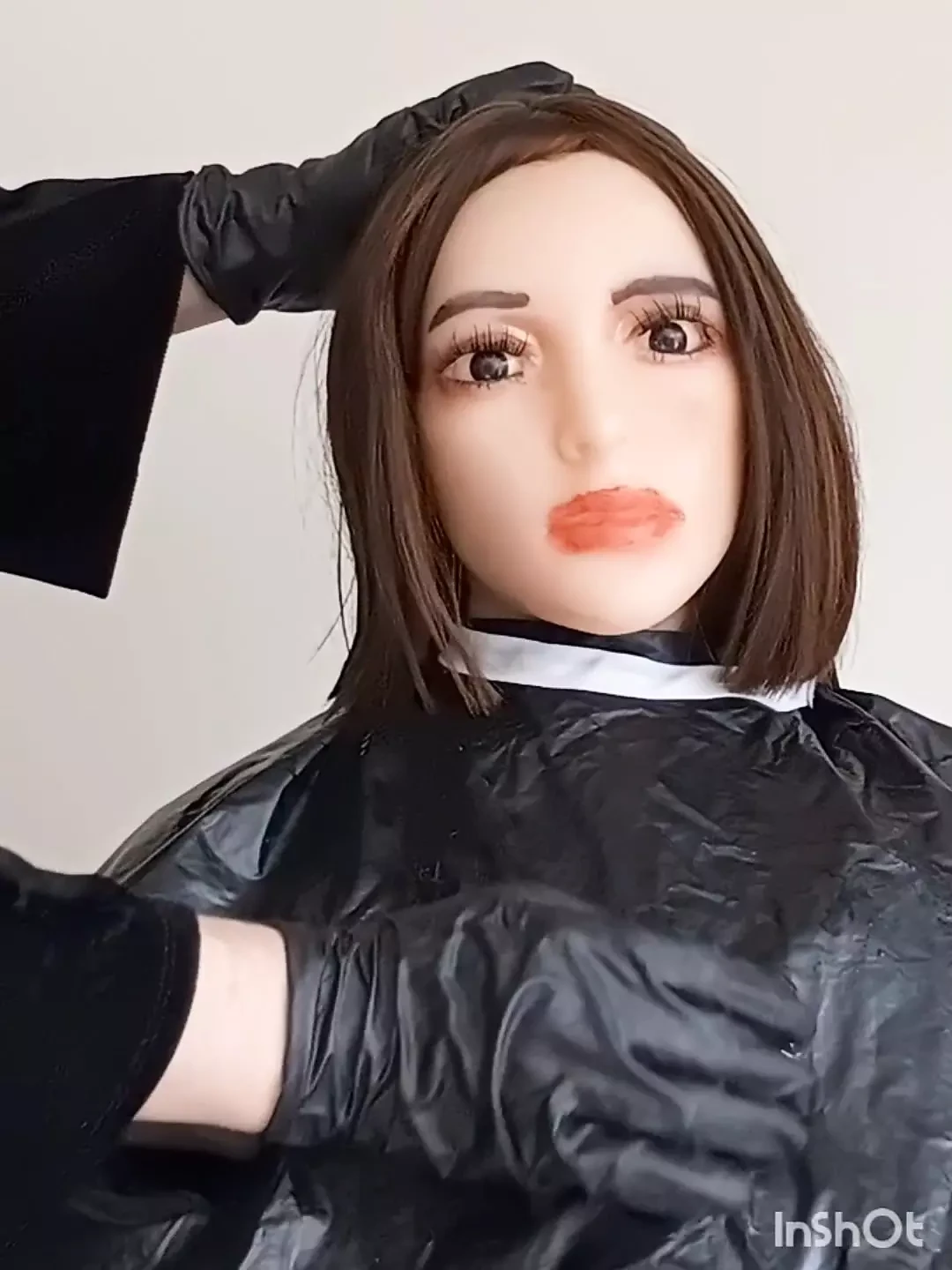 Busty babe vinyl shampoo fetish salon cape play