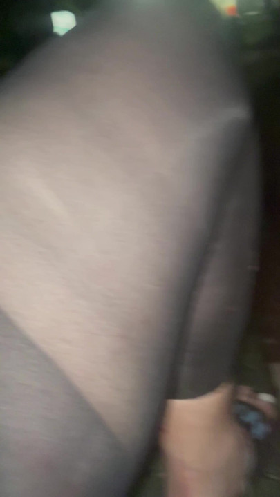 Side of road fucking pussy on bench for everyone to watch