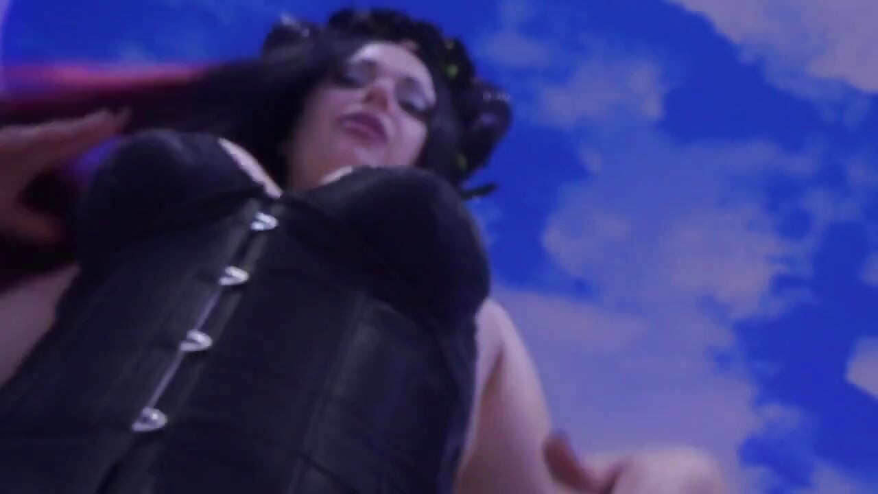 Gigantische succubus laat je klaarkomen en verpletteren!