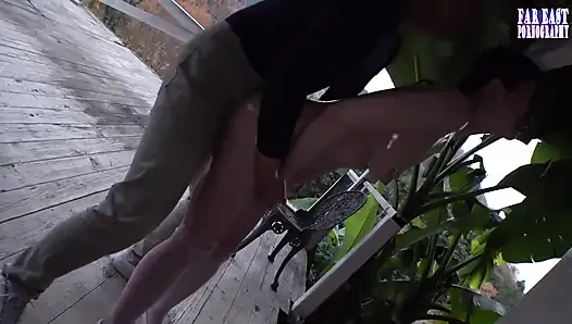 Cewek seksi dengan tubuh langsing lagi asik muasin memeknya sendirian sambil tersenyum - bagian 2