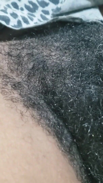 Hermosa mujer madura con coño peludo y confianza sexy | Clip 1