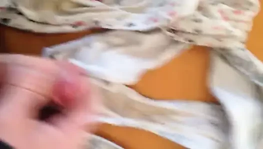 Karısının külotuna haraç...