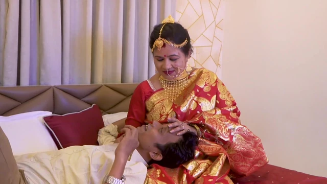 HONEYMOON BENGALI COUPLE BRIDE LOOK DESI SEX (PART--1)