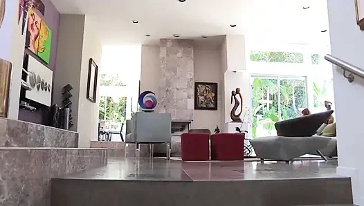 Dövmeli Sarışın Sürtük Ve Pirsingli Esmer Kaltak Amcık Yalıyor Ve Sert Fışkırtıyor!