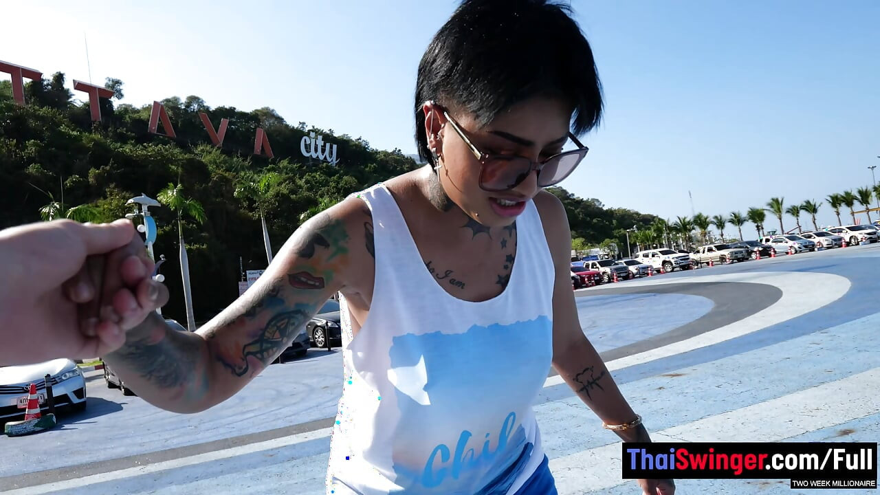 Skateboarding fail of big butt Thai MILF who fucks at home after