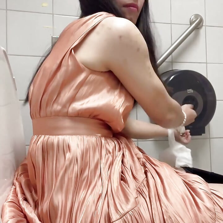 Piss in Toilet Room Hana Cute