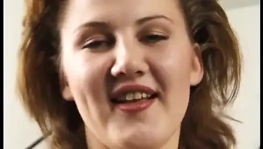 Brünette teens muschi von geiler fella geleckt