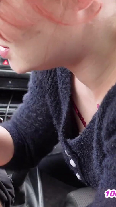 German amateur teen wants to cheat on blowjob car date | Clip 3